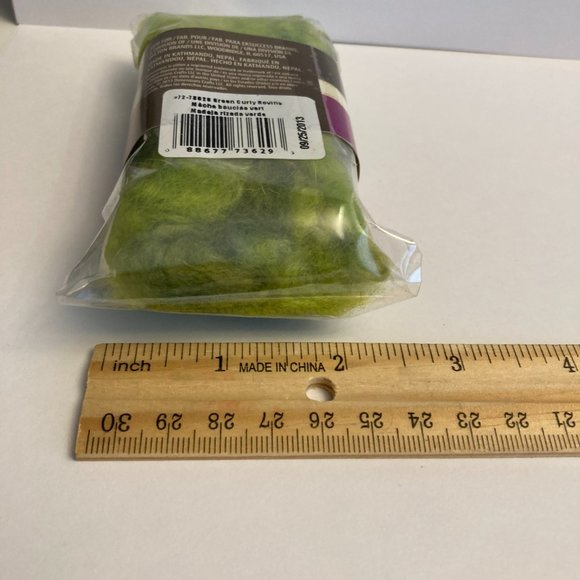 24 Dimensions FeltWorks 100% Wool Green Curly Roving 0.25oz Needle Felting Craft - Picture 14 of 15